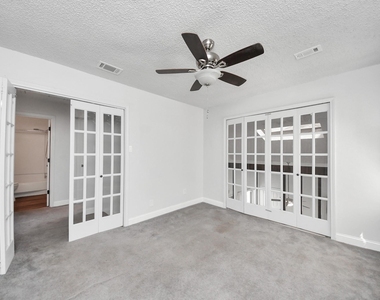 11917 Bob White Drive - Photo Thumbnail 17