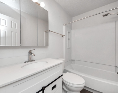 11917 Bob White Drive - Photo Thumbnail 21