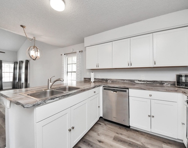 11917 Bob White Drive - Photo Thumbnail 14