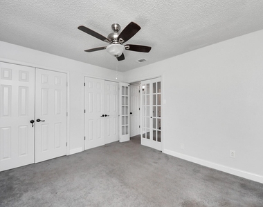 11917 Bob White Drive - Photo Thumbnail 18