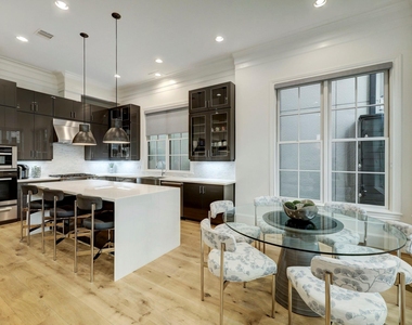 1147 Castellina Lane - Photo Thumbnail 10