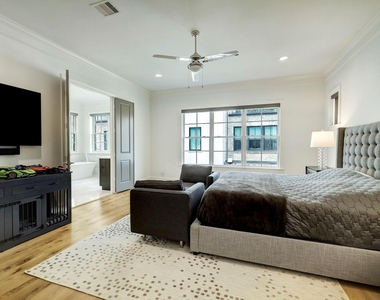 1147 Castellina Lane - Photo Thumbnail 14