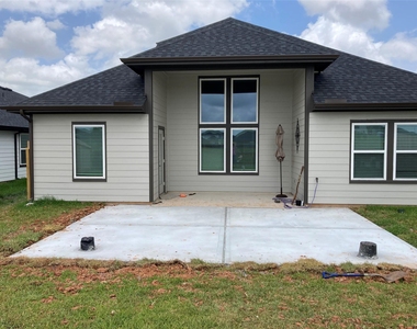 3922 Langridge Drive - Photo Thumbnail 8
