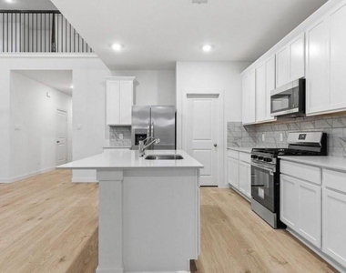 3922 Langridge Drive - Photo Thumbnail 2