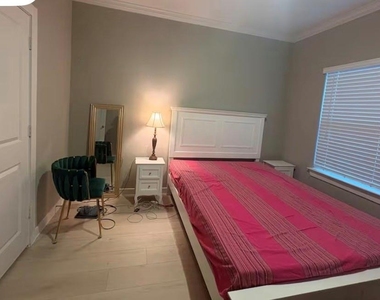 3922 Langridge Drive - Photo Thumbnail 6