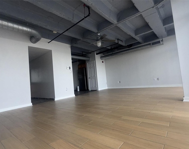 230 W Alabama Street - Photo Thumbnail 2