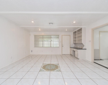 7714 Eichler Drive - Photo Thumbnail 7