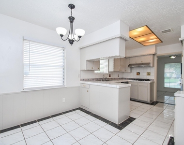 7714 Eichler Drive - Photo Thumbnail 12