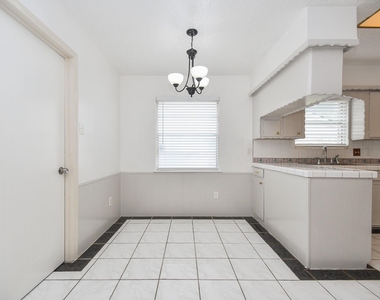 7714 Eichler Drive - Photo Thumbnail 11