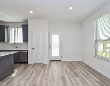 6738 Arabella Lakes Drive - Photo Thumbnail 7