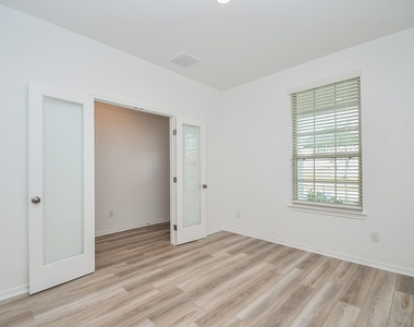 6738 Arabella Lakes Drive - Photo Thumbnail 4