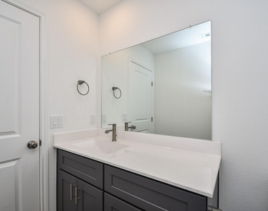 6738 Arabella Lakes Drive - Photo Thumbnail 24