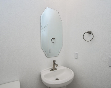 6738 Arabella Lakes Drive - Photo Thumbnail 13