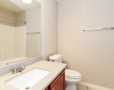 2307 Jefferson Crossing Drive - Photo Thumbnail 13