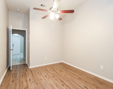 2307 Jefferson Crossing Drive - Photo Thumbnail 11