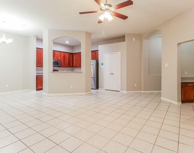2307 Jefferson Crossing Drive - Photo Thumbnail 2