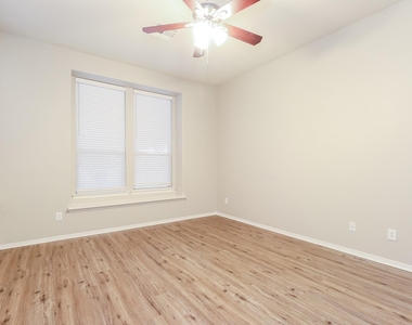 2307 Jefferson Crossing Drive - Photo Thumbnail 8