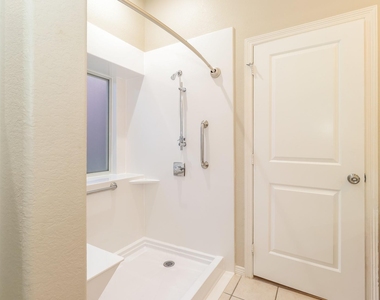 2307 Jefferson Crossing Drive - Photo Thumbnail 10