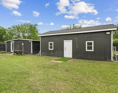 2027 Cullen Boulevard - Photo Thumbnail 41