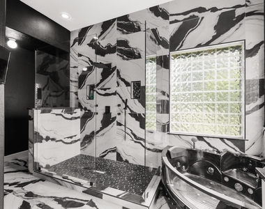 2027 Cullen Boulevard - Photo Thumbnail 14