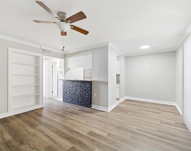 201 Emerson Street - Photo Thumbnail 3
