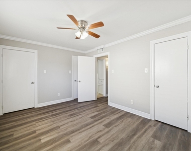 201 Emerson Street - Photo Thumbnail 7