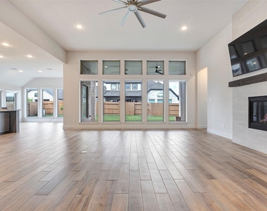 30527 Watershed Way - Photo Thumbnail 8