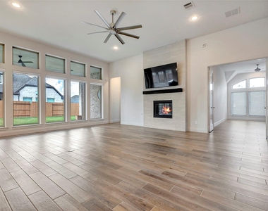 30527 Watershed Way - Photo Thumbnail 9