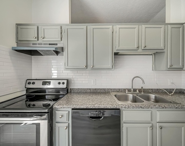 16897 Blue Jay Street - Photo Thumbnail 4