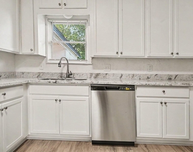 654 Ridge Drive - Photo Thumbnail 7