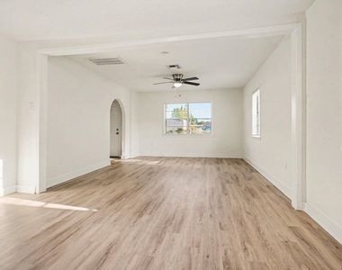 654 Ridge Drive - Photo Thumbnail 3