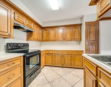 12038 Texas National Boulevard - Photo Thumbnail 16