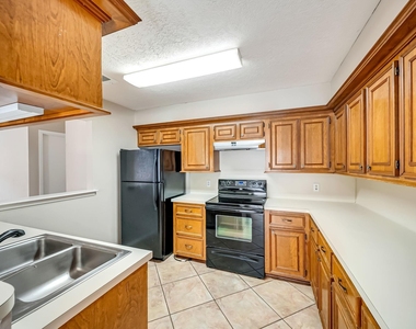 12038 Texas National Boulevard - Photo Thumbnail 14