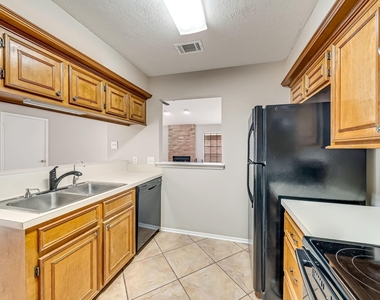 12038 Texas National Boulevard - Photo Thumbnail 15