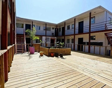 4921 Crawford Street - Photo Thumbnail 3