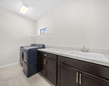 8008 Gullen Drive - Photo Thumbnail 12