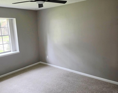 6215 Bankside Drive - Photo Thumbnail 9