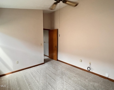 1014 S Fork Circle - Photo Thumbnail 9