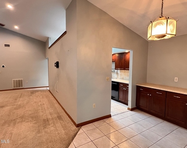 1014 S Fork Circle - Photo Thumbnail 3