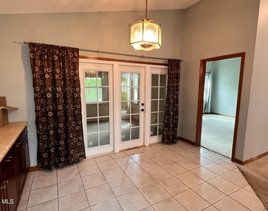 1014 S Fork Circle - Photo Thumbnail 5