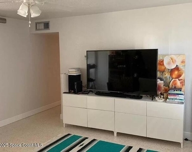 241 Fay Drive - Photo Thumbnail 5