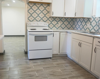 2836 Shwonda Avenue Ne - Photo Thumbnail 11