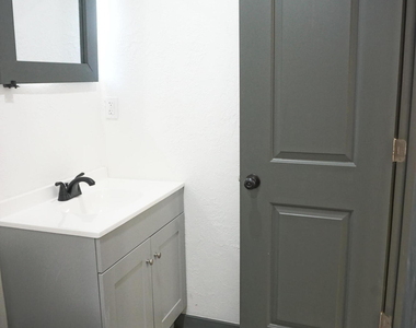 2836 Shwonda Avenue Ne - Photo Thumbnail 10