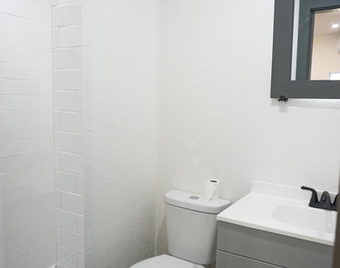 2836 Shwonda Avenue Ne - Photo Thumbnail 9