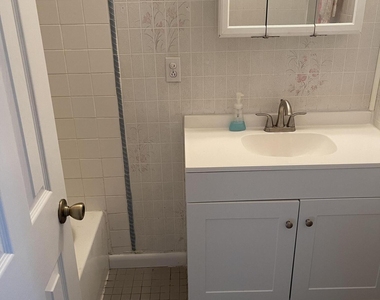 2245 Saint Swithin Lane - Photo Thumbnail 15