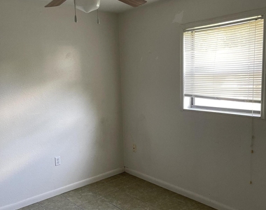2245 Saint Swithin Lane - Photo Thumbnail 14