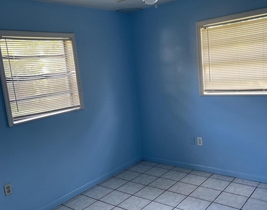 2245 Saint Swithin Lane - Photo Thumbnail 13
