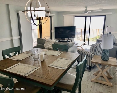7520 Ridgewood Avenue - Photo Thumbnail 5
