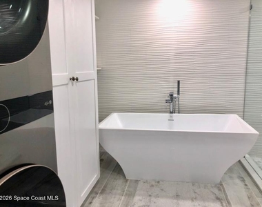 7520 Ridgewood Avenue - Photo Thumbnail 16