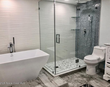 7520 Ridgewood Avenue - Photo Thumbnail 14